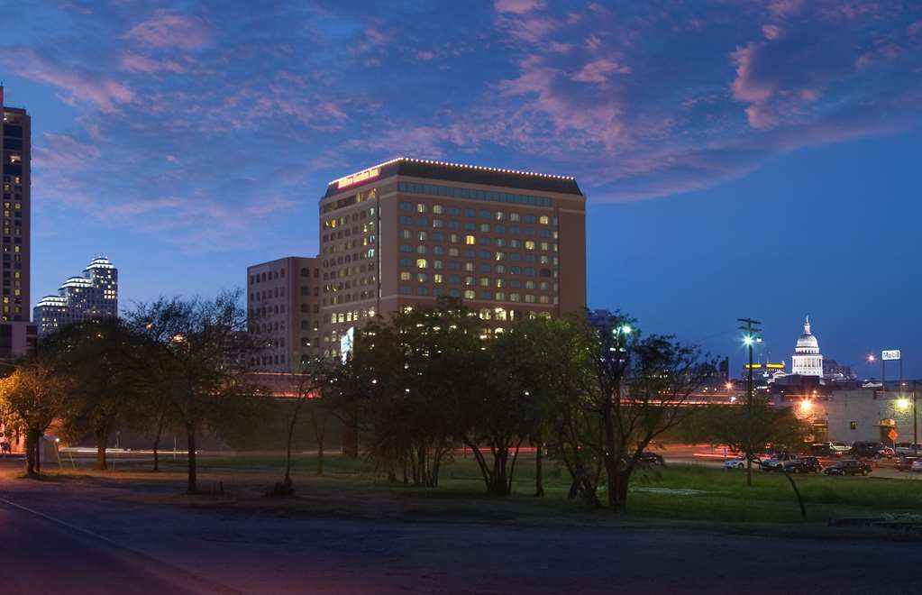 Hilton Garden Inn Austin Downtown-Convention Center Exterior photo